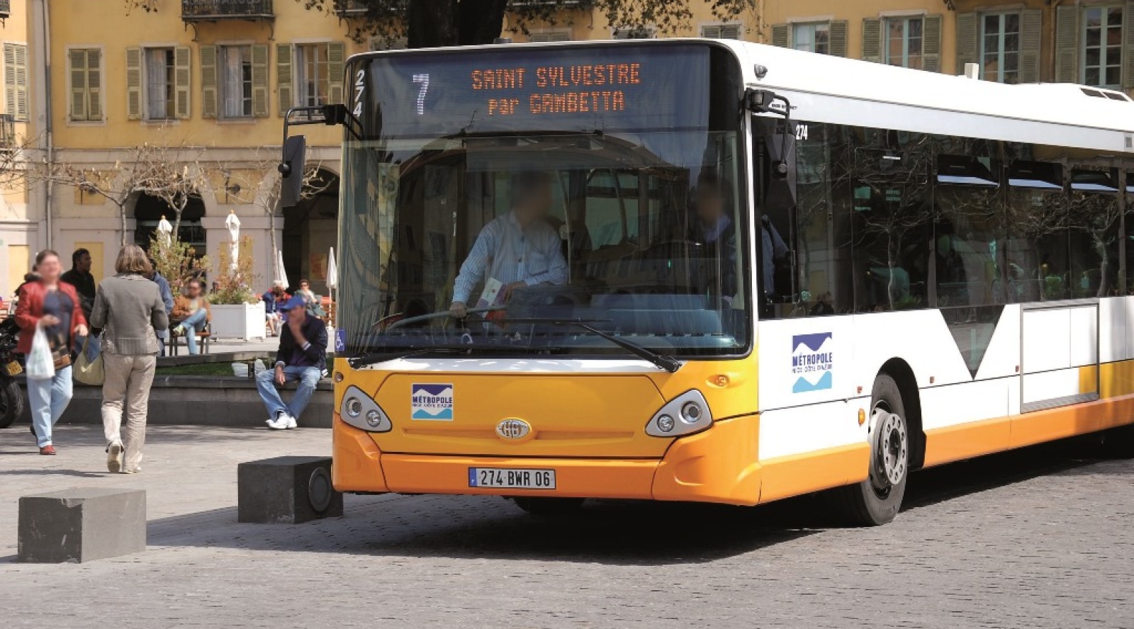Metrobus remporte les bus de Nice  Image  CB News